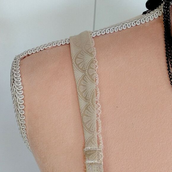 Christian Dior VTG 70s 80s Ivory Satin Lace Wireless Padded Bra 36B - Picture 7 of 14